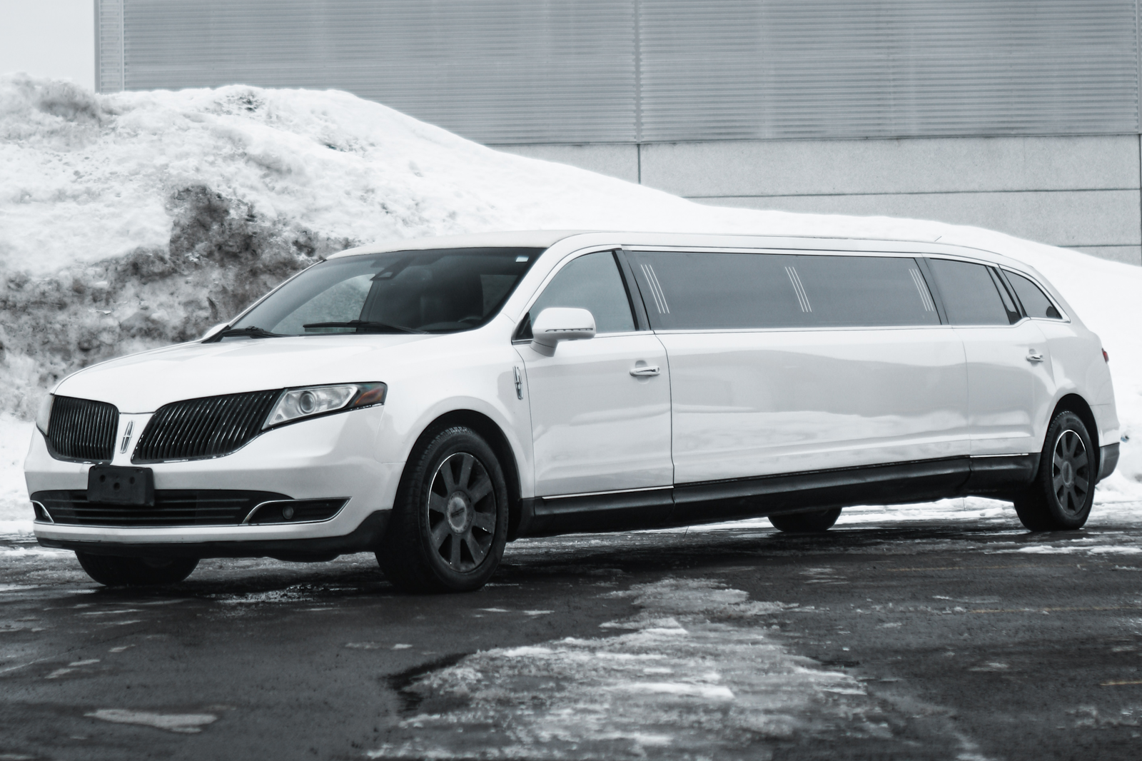 Rent a Lincoln MKT Stretch Limo
